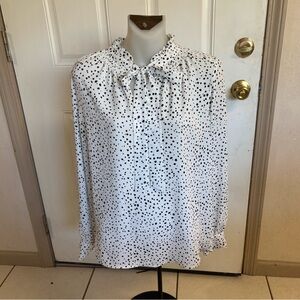 Med Jones New York Cream/Black Polka Dot Long Sleeve Tie Neck Blouse.  In EUC!